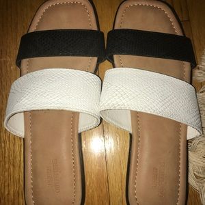 SIZE 6 URBAN OUTFITTERS SANDALS